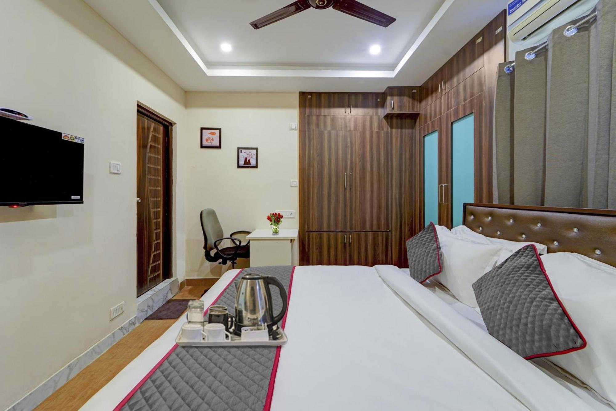 Super Townhouse G Silver Hotels Near Us Biometric Ченнаи Экстерьер фото